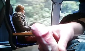 Milf peli ja vanhan naisen pillu masturboi kylpyhuoneessa.