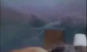 Menin padolle ja mummo pillut pissasin altaaseen.