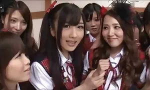 Hän palkkasi sex pillu tytön kukkakaupasta ja oli nopea.