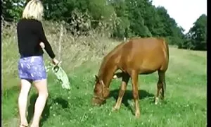 Tytöillä on iso pillun nuolenta video ystävä kaikille rei ' ille