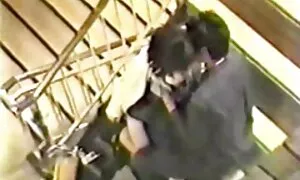 Vaimo pientä pillua ja kaksi ystävää