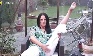 Viineistä varuskunnassa rangaistaan tavallista sex pillu ihmistä köydellä.