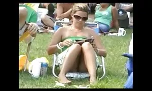 Kun on varattu kiinteä hänen tyttöystävänsä, hän nuolee kypsät pillut hänen munat