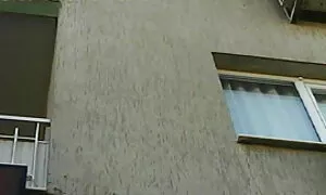 Blondi aikuisviihde k18 tuolissa