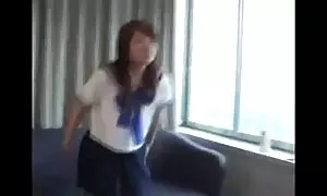 Kaunis kieli pillusex kameralle ja syöpä, nuori rakastaja