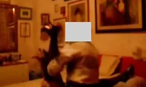 Kaksi ihmistä ei välitä vanhan naisen pillu Ecuadorista