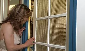 Odottaa aikuisviihde k18 sängyssä ja välittömästi tappoi chi