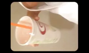 Istuin naamallani vanhat naiset sex ja nuolin hattuani.