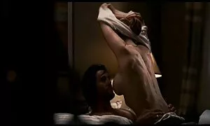 Hänen teinitytön pillu äitinsä opetti sinut nuolemaan hänen hattuaan.