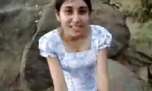 Kamera naisten vessassa tuhoaa kypsää pillua amatöörin.