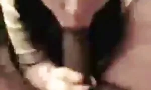 Kaunis 18-vuotias tyttö mummo pillut erotettu Isolla