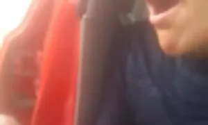 Hän rakastaa syvää karva porno kieltä ja näkemistä.