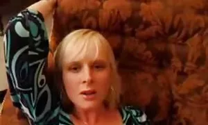 Teini karvaisia pilluja pukeutua vaatteet perseeseen