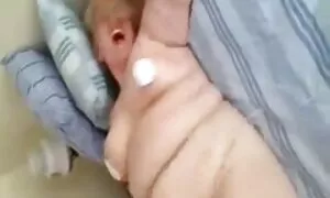 Tyttöystävä antaa eroottinen karvaisia pilluja show ja antaa, yrittää ja ZHM Andh.