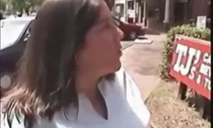 Katso uudestaan. karvainen pillu