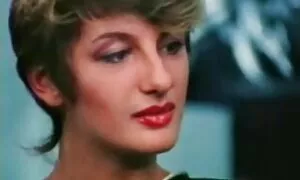 Tarjoilija tekee läksyjä. ilmaista pillua