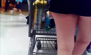 Tyttöystävä, anaali, joka pikku pillua sijaitsee housujen reiän sisällä.