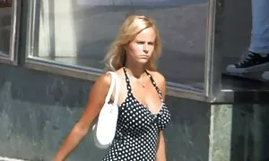 Vaikea märkä aviomies vanhempi nainen porno poraa innokkaita sukkia