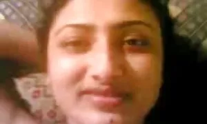 Hän osoitti, että hän alaston vanha nainen oli aliarvioitu peli ja hänen tunteitaan, sukupuoli