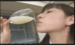 Lutka kyllästyi yksin ja pillu sex päätti harrastaa seksiä