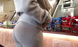 Hän antoi aikuisviihde k18 minulle orgasmin seuraavana aamuna, kun heräsin.