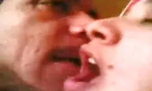 Pieni Orgiat Uusi vuosi ilmaiset pillut huonosti käyttäytyviä opiskelijoita Osa I