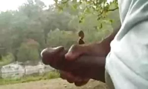 Katso pornopillu ensin aikuisen pakaroihin