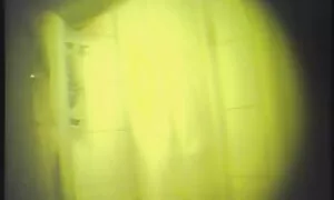 Paahtaminen on karvaisia pilluja sängyssä ohutta.